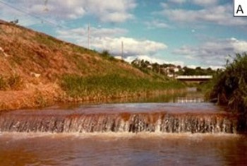 Figura 20 – Figura 20 – Estrutura de controle de declividade no leito do rio Maracan, municpio de Oliveira, MG: Vista de frente
