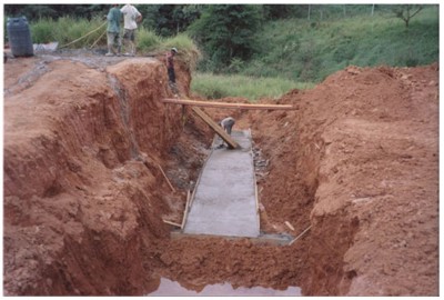 Figura 5- Preparaão da base de concreto (bero)