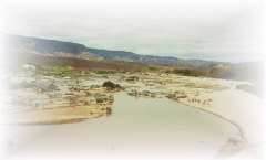 Figura 1 - Assoreamento do leito do rio Jequitinhonha, prximo a cidade de Coronel Murta